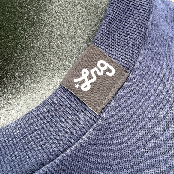 LRG Blue Graphic Men's Shirt with the lion’s head on it Size XL - Picture 3 of 6